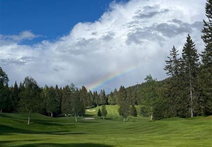 Golfplatz Seefeld-Wildmoos mit Regenbogen
