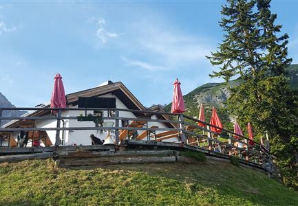 Wettersteinhütte im Gaistal in Leutasch (c) Olympi