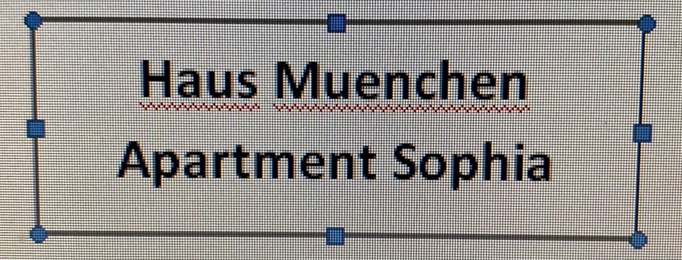 Una rappresentazione digitale del titolo "Casa Monaco" e "Appartamento Sofia". Il testo è chiaro e semplice.