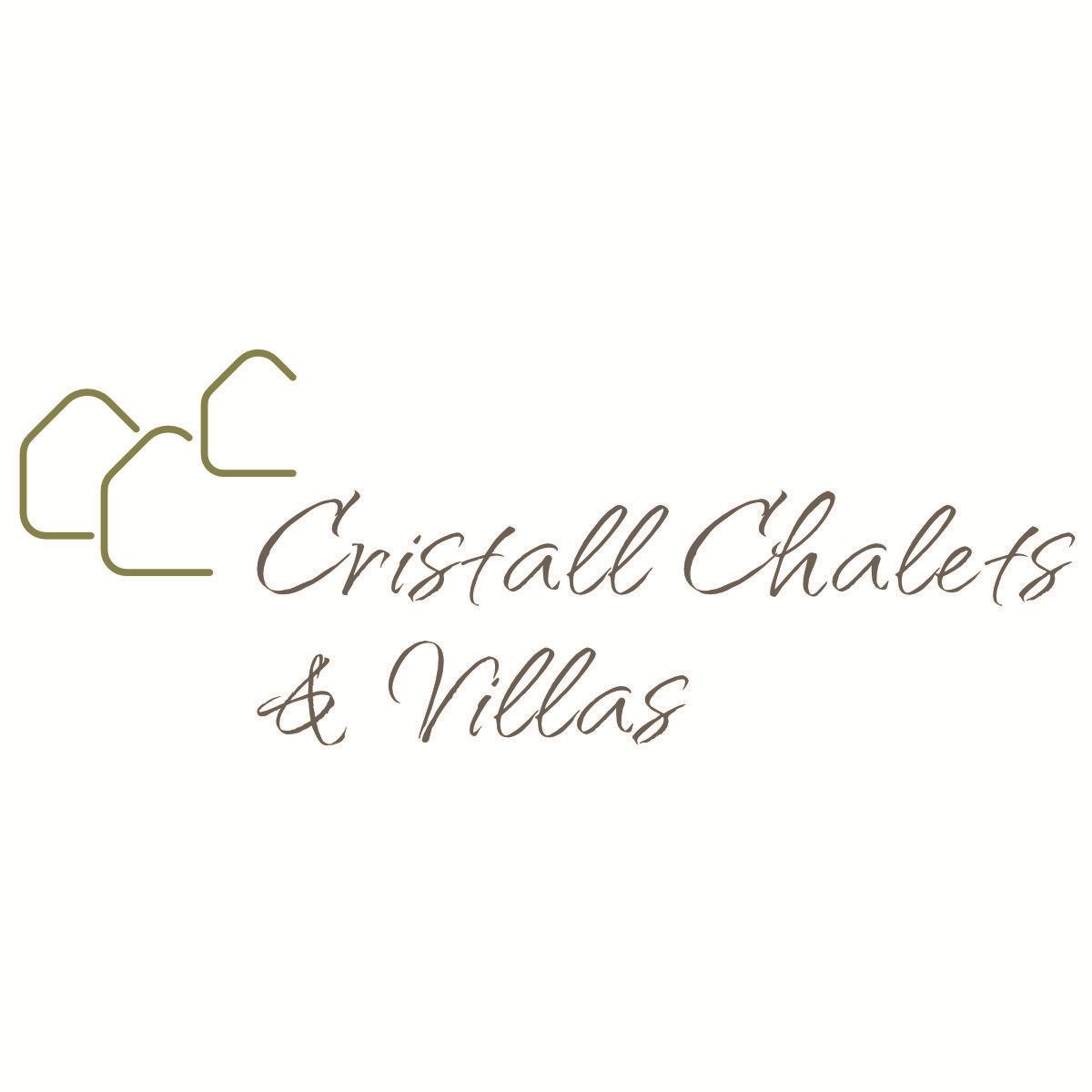 Het logo van Cristall Chalets & Villas. Het toont gestileerde huizen en de tekst in elegante letters.