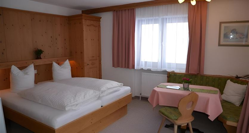 Appartement "Enzian" of "Eisenhut" met balkon