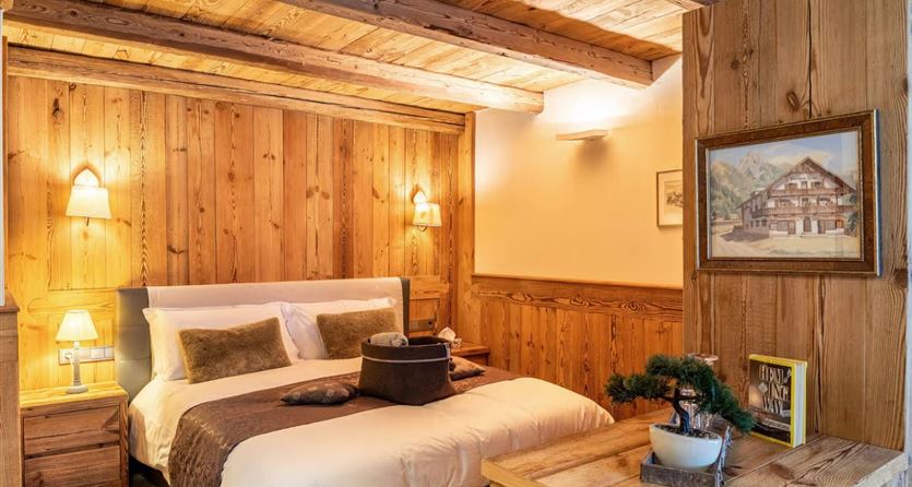 Doppelzimmer '7 - Mit Terrasse' mit Bergblick