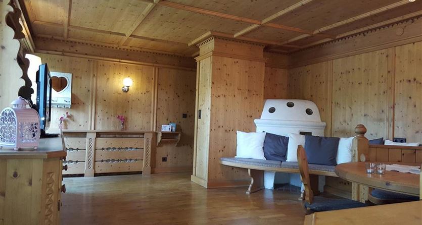 Tiroler Suite mit Dusche, WC und Balkon