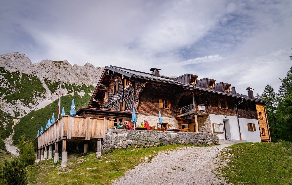 Karwendel Höhenweg - Gehrichtung Reith-Scharnitz (Etappe 5): Bettelwurfhütte - Hallerangerhaus