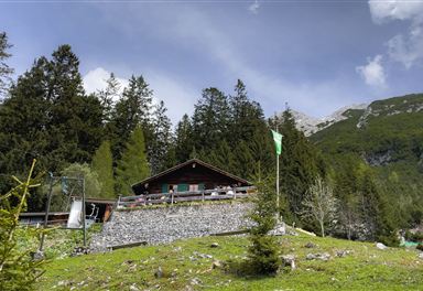 Brunnsteinhütte im Sommer