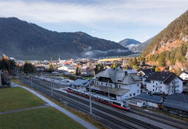 Bahnhof Scharnitz im Herbst
