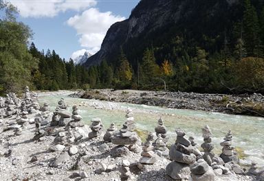 Isar-Hinterautal with stone cairns