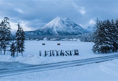 Wintry Leutaschtal valley