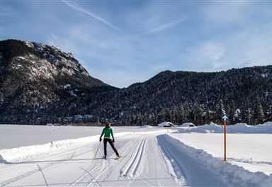 Cross-country skier on trail A7 Gasse