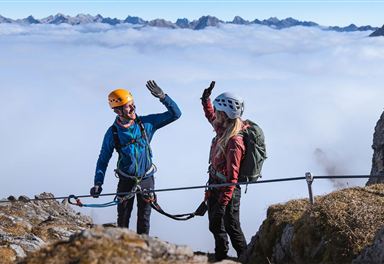 Kletterer am Panoramaklettersteig Reither Spitze