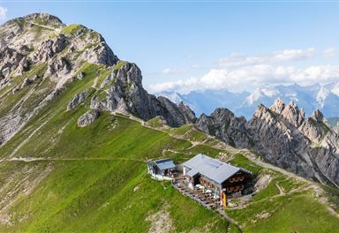 Nördlinger Hütte mit Reither Spitze