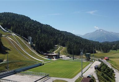 Skisprungstadion und Fußballplatz Seefeld