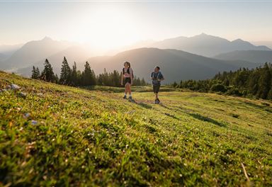 Wanderpaar bei der Rauthhütte