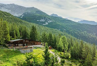 Pleisenhütte in the Karwendel
