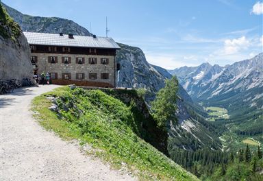 scharnitz_karwendelhaus_tirol_werbung_jenewein_markus_scharnitz.jpg