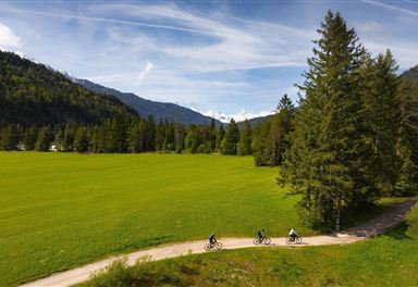 Radfahrer bei Gießenbach