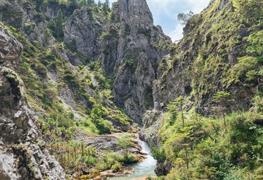 Hike through the Gleirschklamm gorge