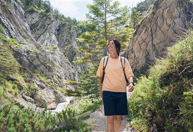 Hike through the Gleirschklamm gorge