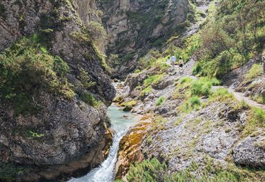 Hike through the Gleirschklamm gorge