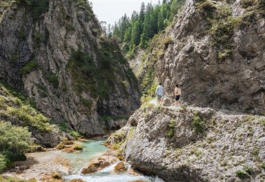 Hike through the Gleirschklamm gorge