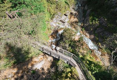 Wooden bridge over the Gleirschklamm