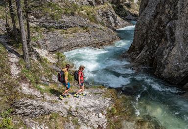Wanderweg durch die Gleirschklamm