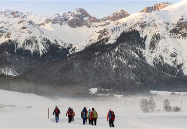 Long-distance winter hiking to Leutasch