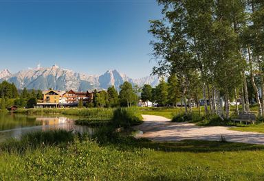 Wildsee Uferweg im Sommer
