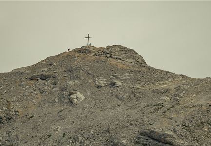 Pleisenhütte im Karwendel - Blick auf die Pleisenspitze.jpg