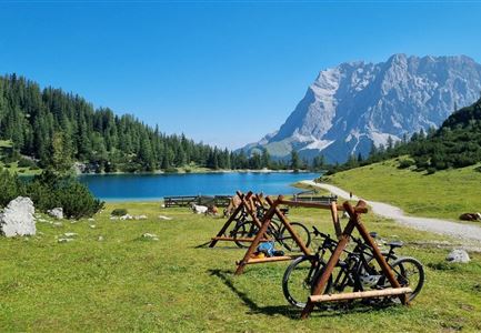 Seebensee mit Raeder im Vordergrund