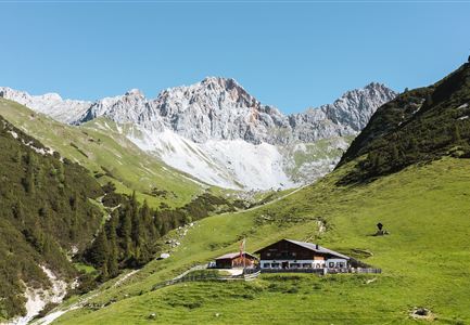 Wangalm im Wettersteingebirge.jpg